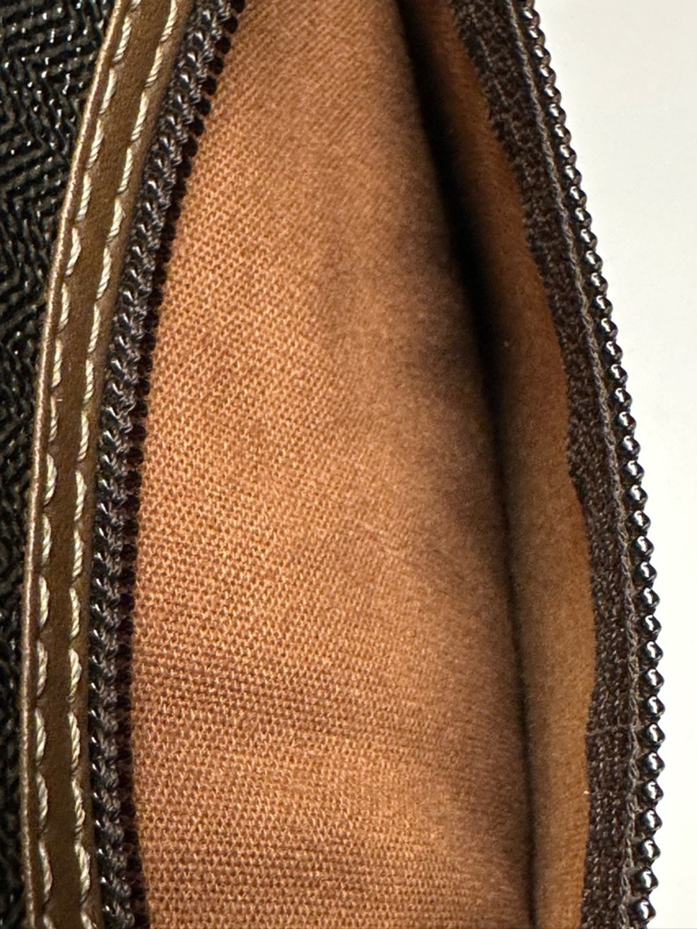 Dunhill Unisex Taupe Toiletry Wristlet with Brown Trim - Picture 10 of 14